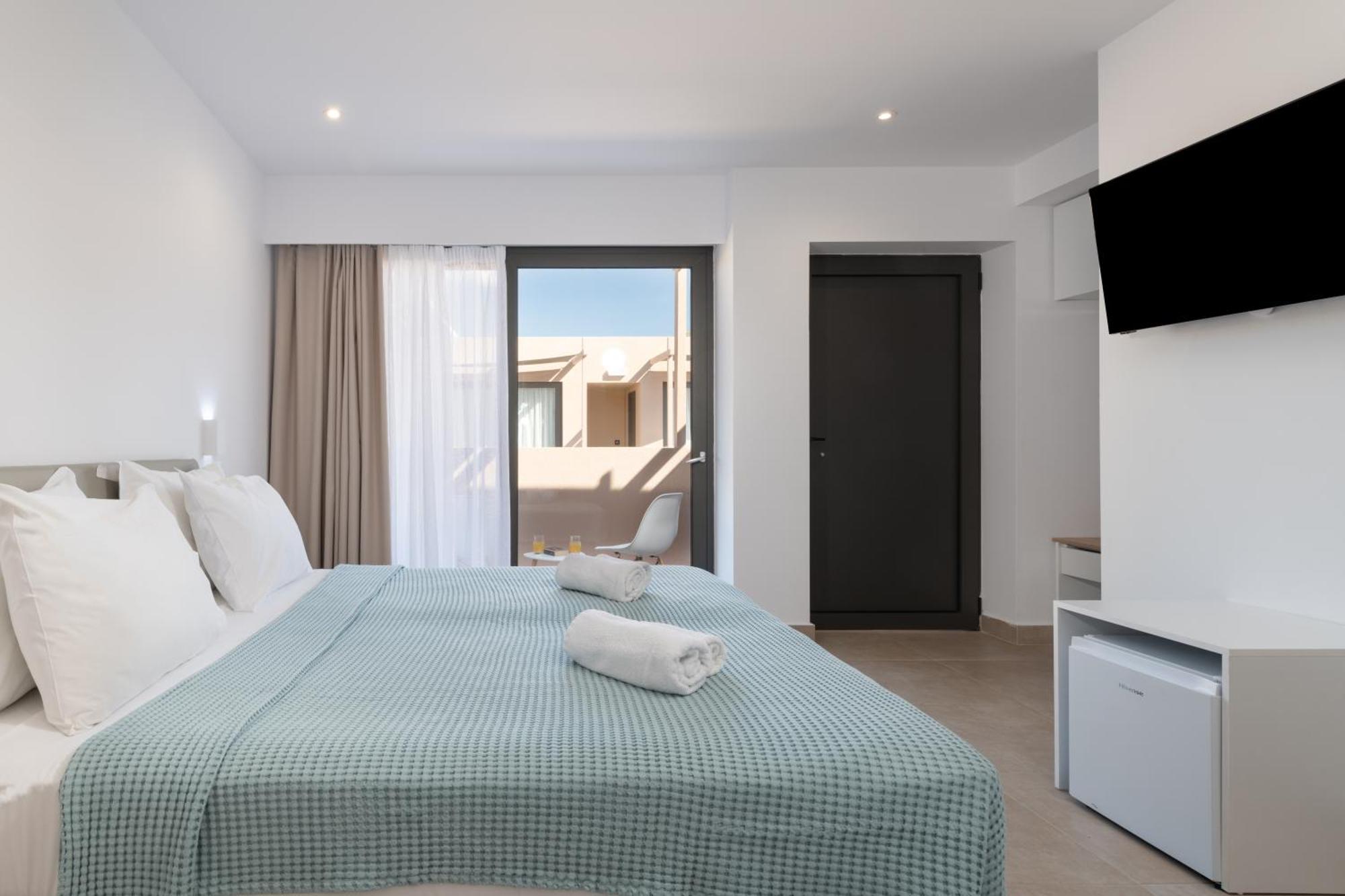 Golden Bee Lifestyle Hotel Stalís Ngoại thất bức ảnh